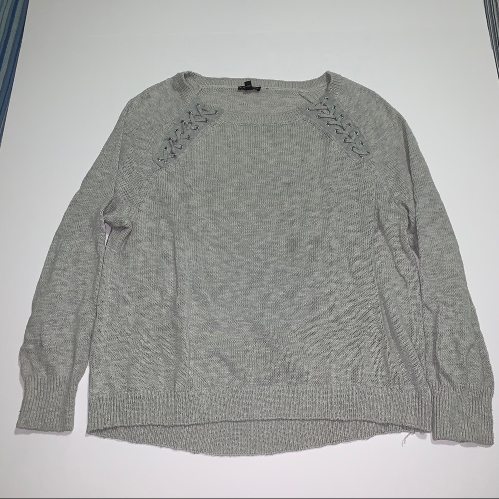 NWOT!! Express Women’s Sweater size Large